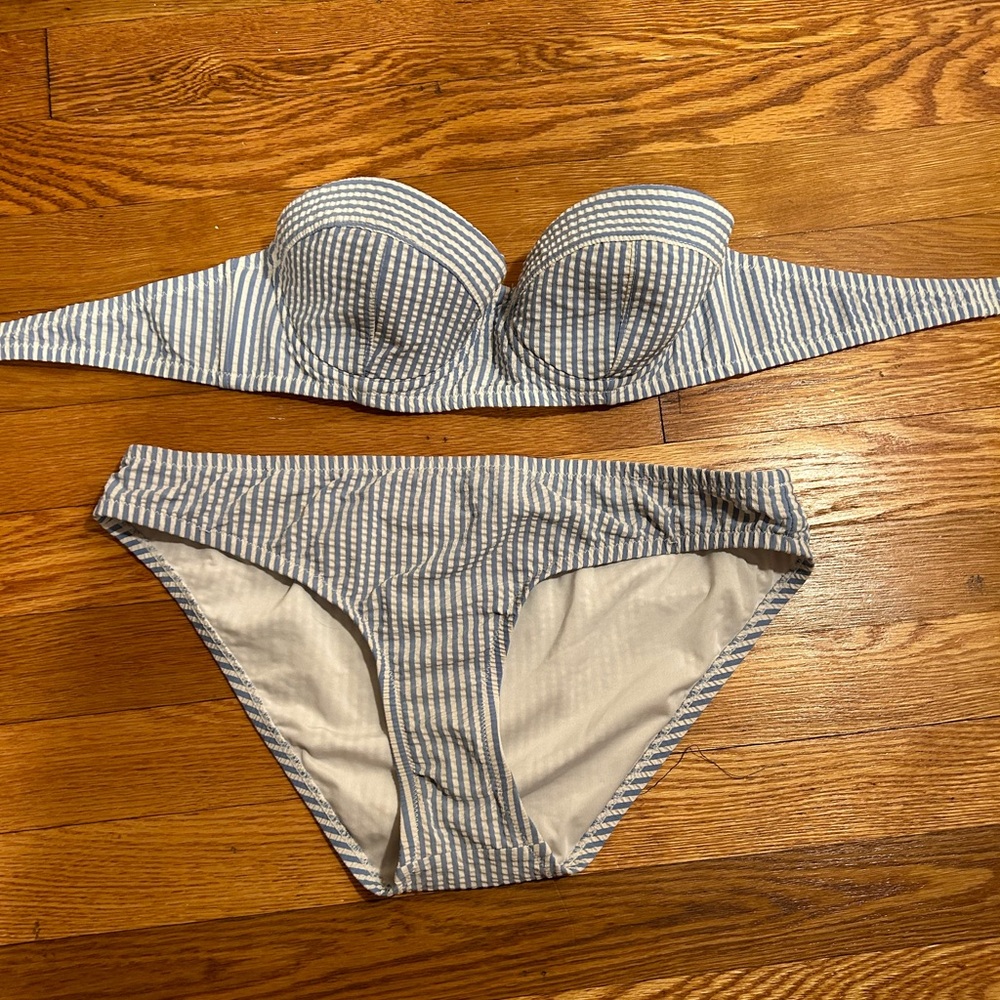Strapless seersucker jcrew bikini. 32B top, Small bottom.